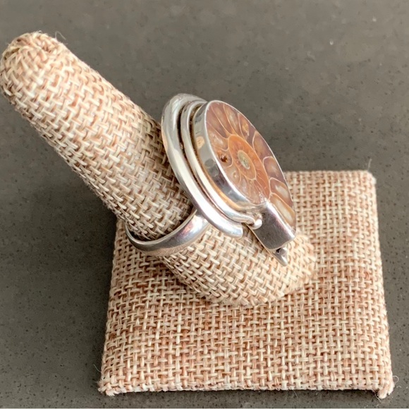 Ammonite and Sterling Silver Ring - Picture 4 of 9